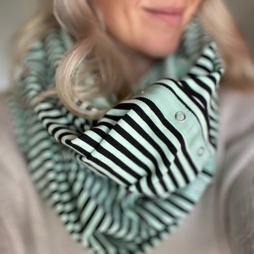LULULEMON VINYASA SCARF! EAGLES + DOLPHIN FANS!